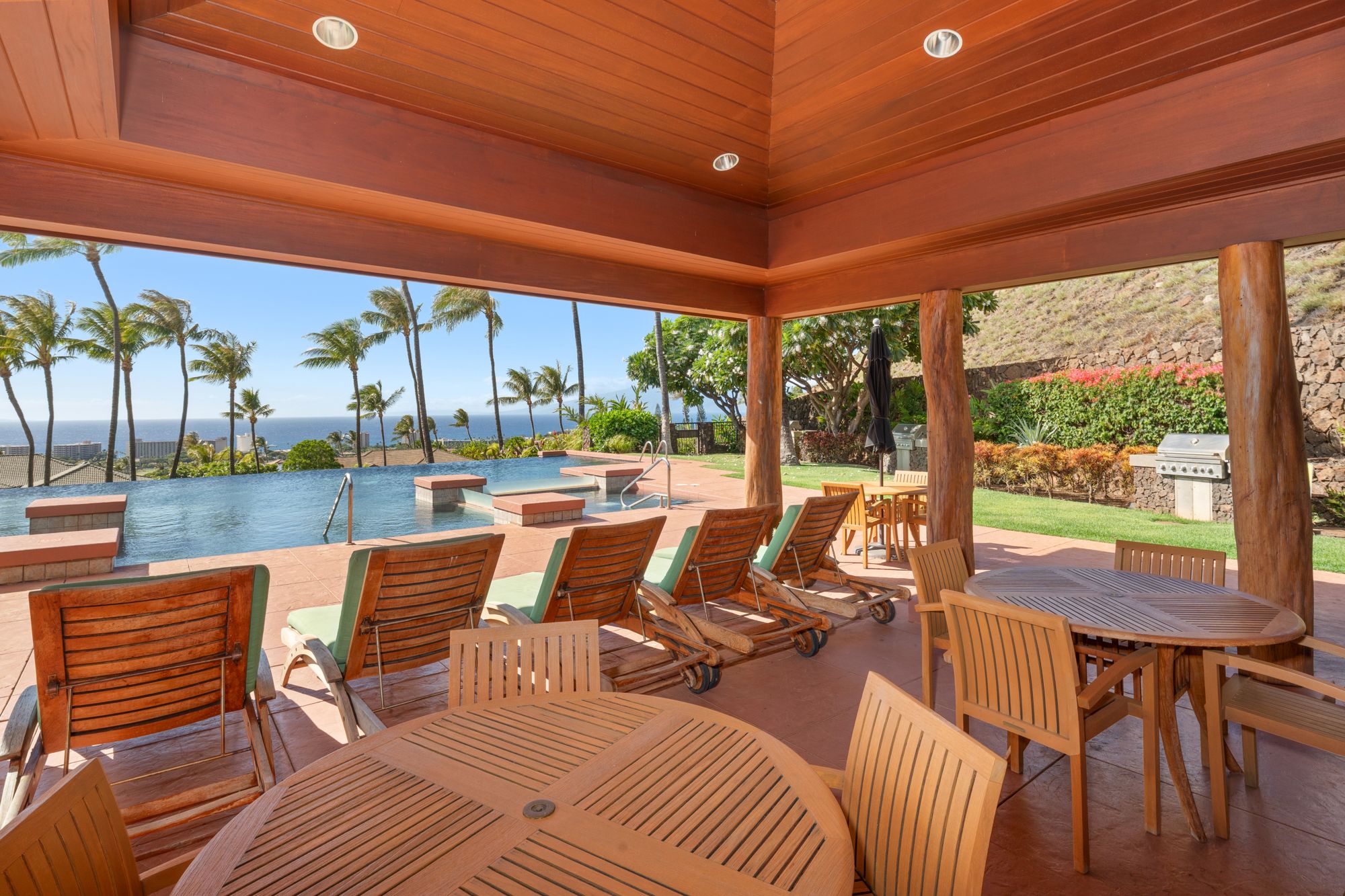 Lanikeha clubhouse lounge and terrace